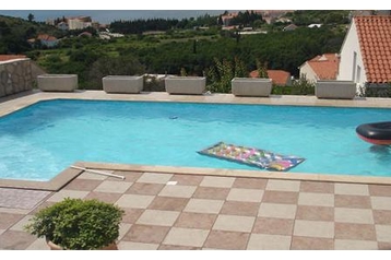 Hrvatska Privát Cavtat, Eksterijer